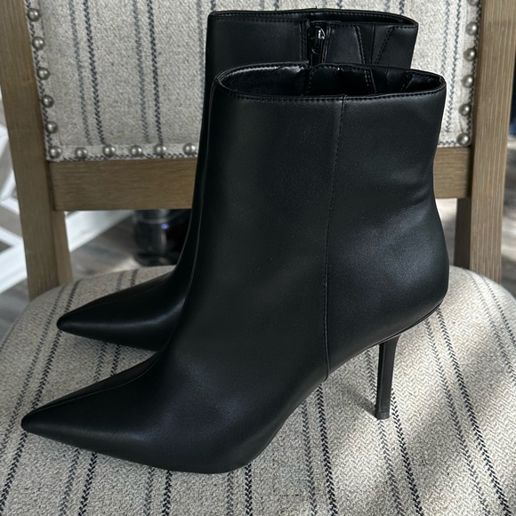 International Concepts Holand Pointed Toe Dress Booties Sleek Stiletto - Picture 3 of 3